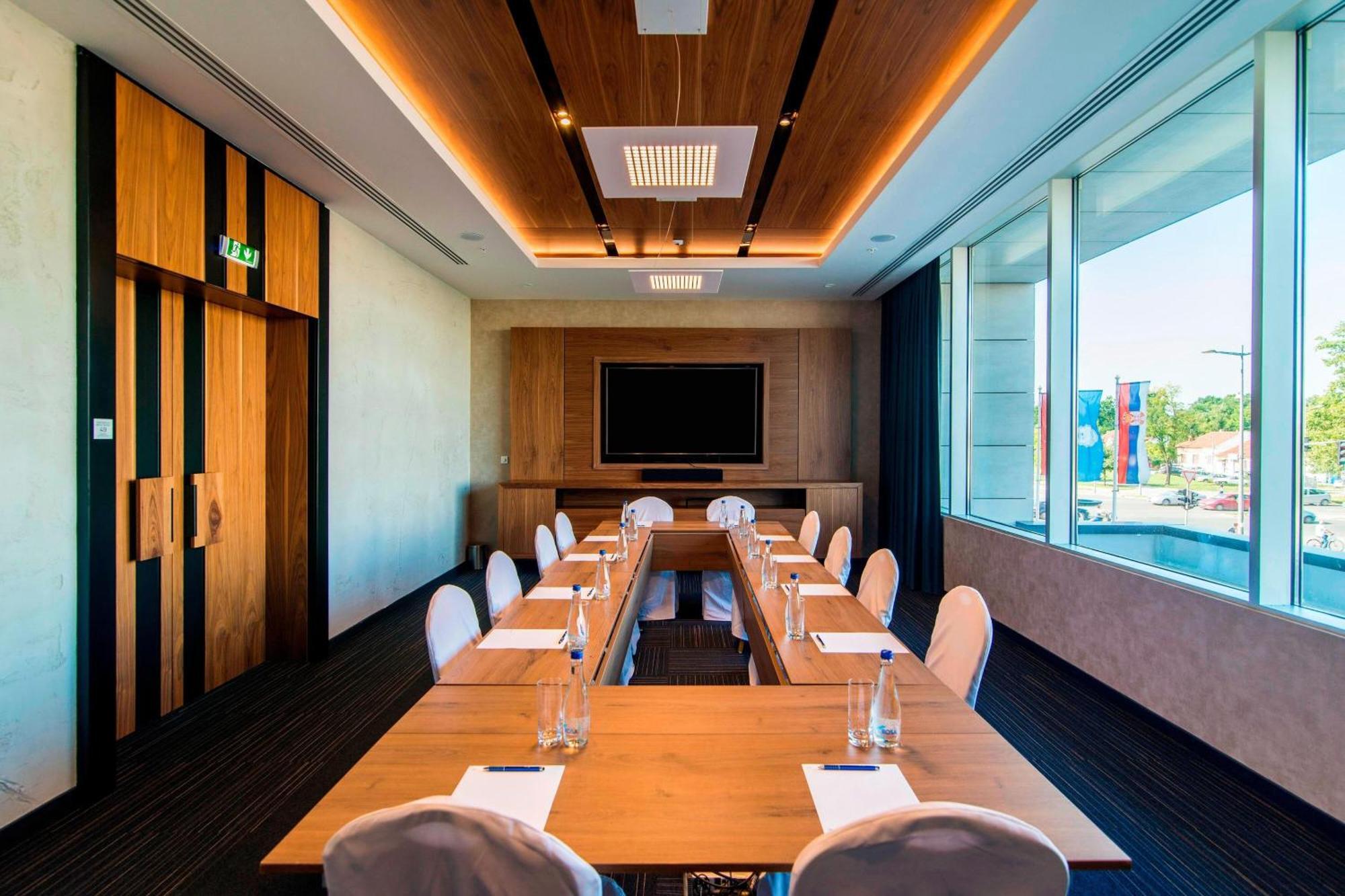 Sheraton Novi Sad Exterior photo